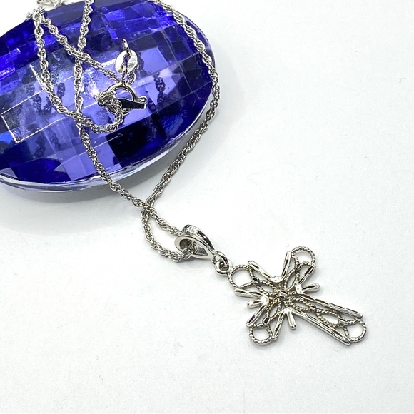 Silver Tone Christian Cross Fancy Necklace 18" chain - Picture 7 of 7